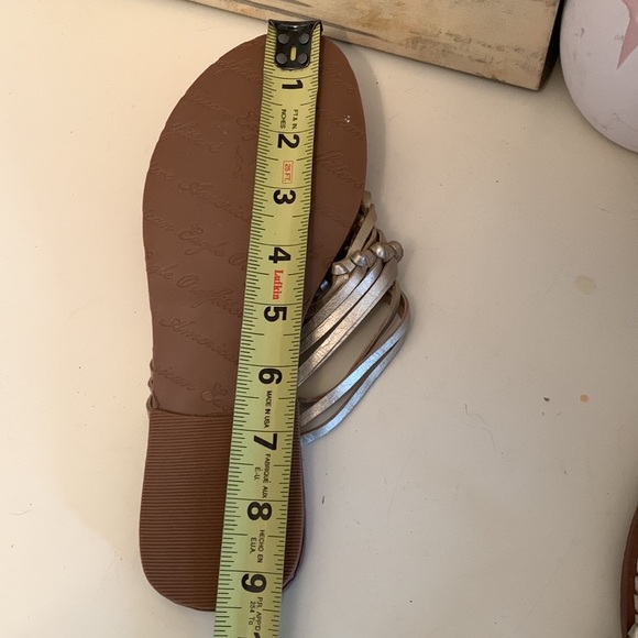 American Eagle 🦅 gold flat sandals NWOT - Picture 7 of 7